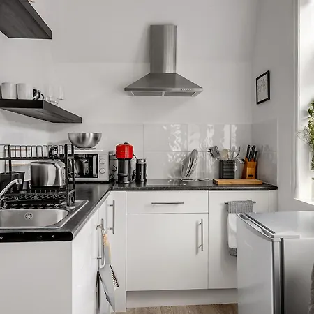 Lovely Kensington Apartments London Room photo