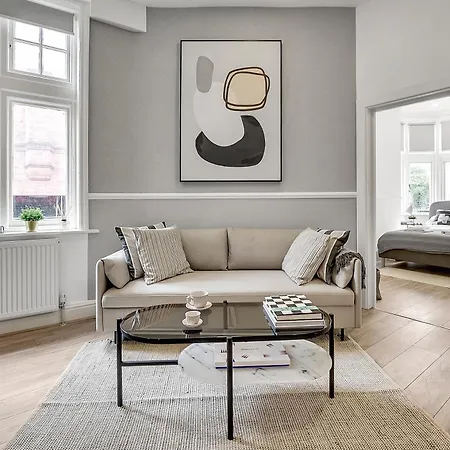 Lovely Kensington Apartments London Room photo