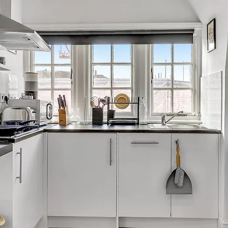 Lovely Kensington Apartments London Room photo